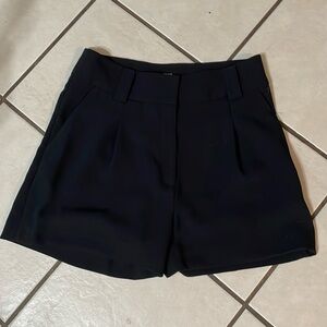 H & M dress shorts size 6